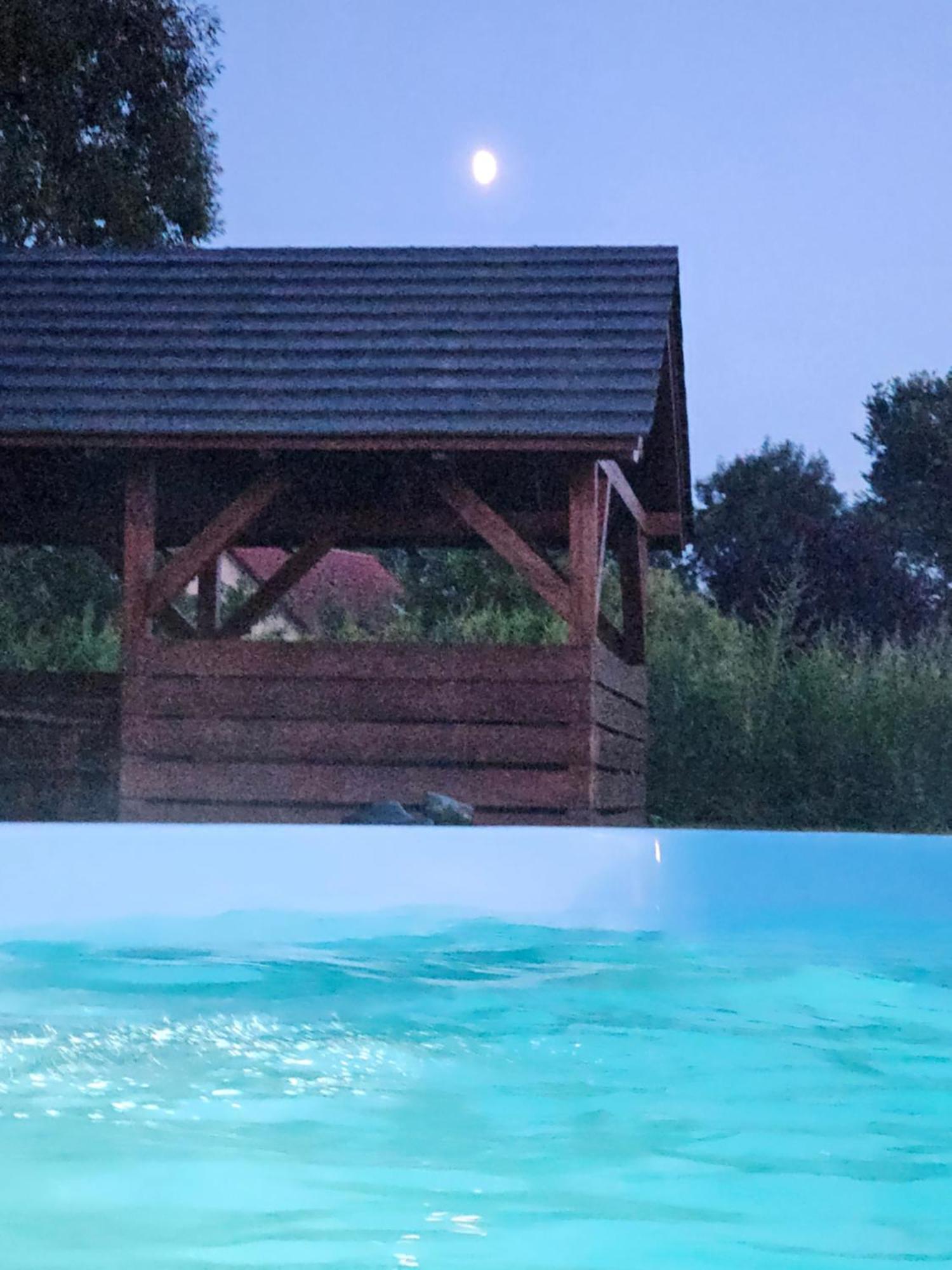 4Domki Krosnice Buitenkant foto